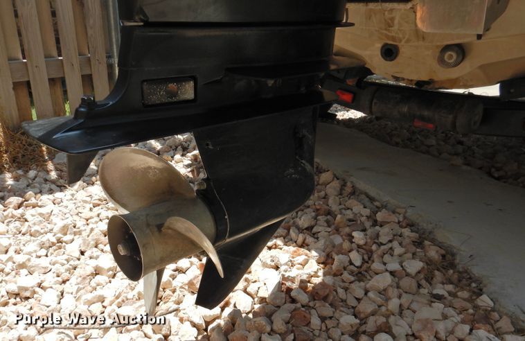 image for item DK2379 1999 Javelin Renegade 18  boat