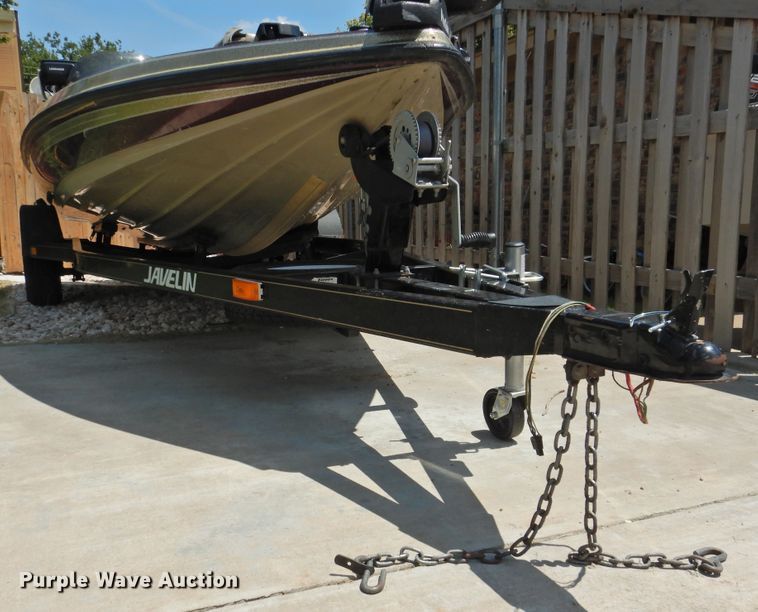 image for item DK2379 1999 Javelin Renegade 18  boat