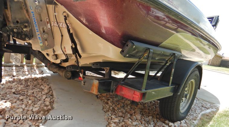 image for item DK2379 1999 Javelin Renegade 18  boat