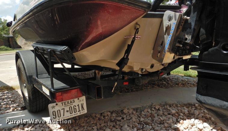 image for item DK2379 1999 Javelin Renegade 18  boat