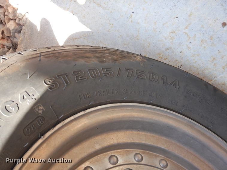 image for item DK2379 1999 Javelin Renegade 18  boat