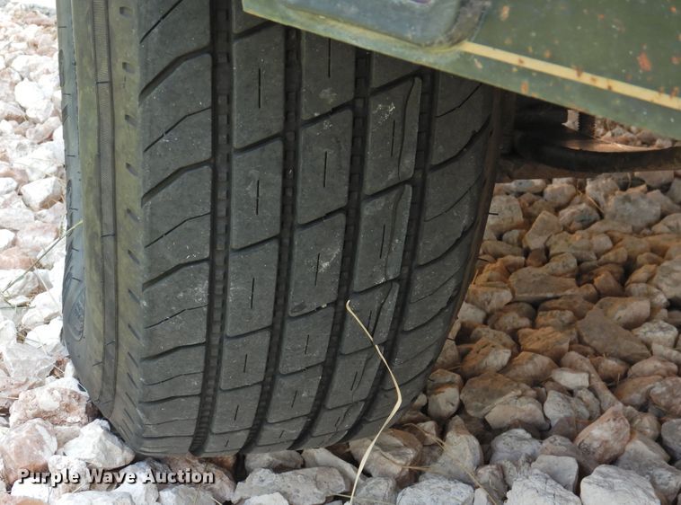 image for item DK2379 1999 Javelin Renegade 18  boat