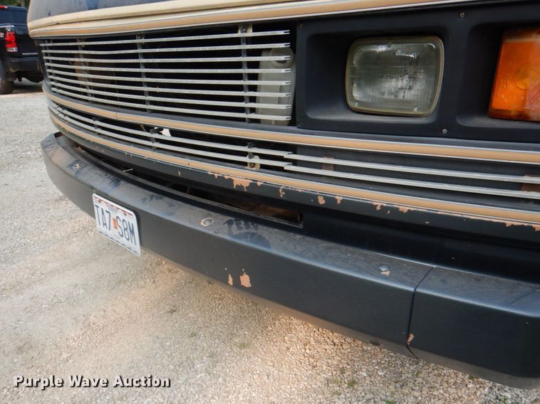 image for item DL0085 1988 Winnebago Chiefton  RV