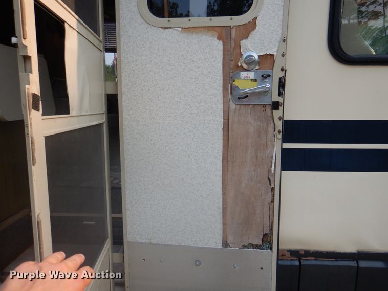 image for item DL0085 1988 Winnebago Chiefton  RV