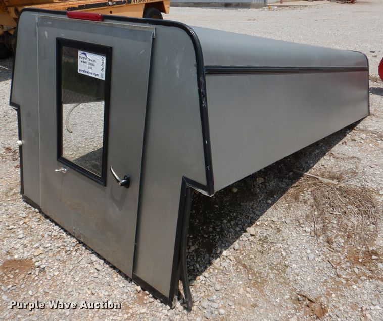 image for item DL0507 Pickup truck topper