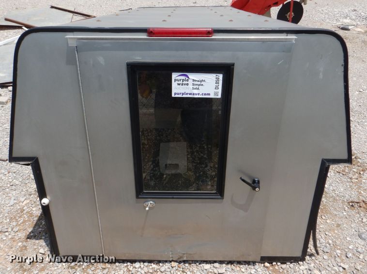 image for item DL0507 Pickup truck topper