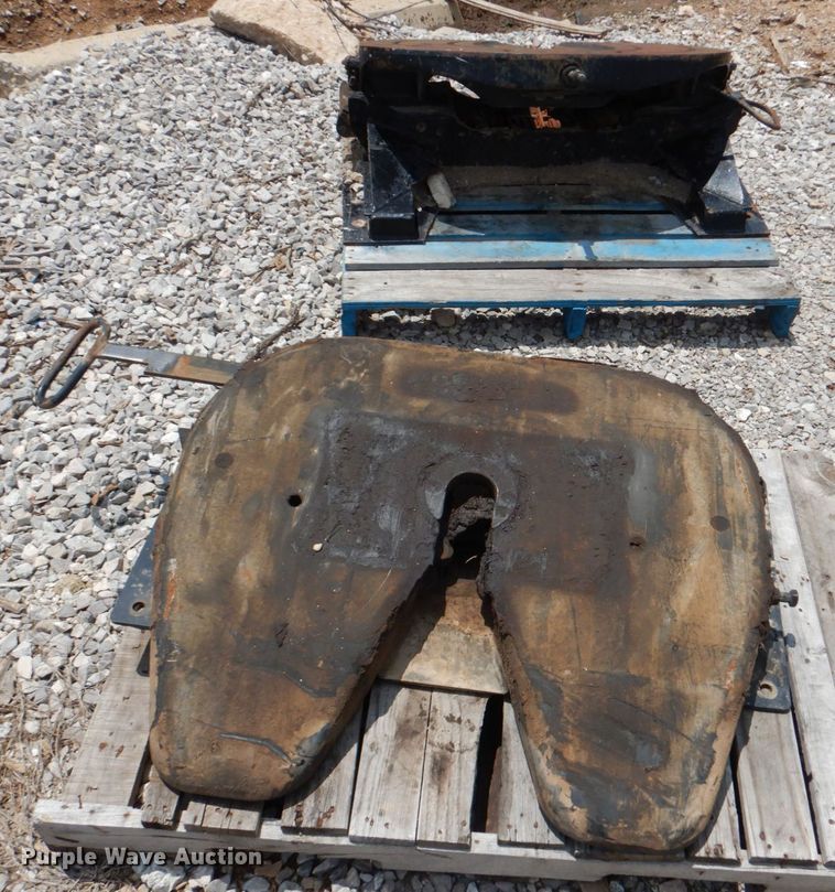 image for item DL0512 (2) fifth wheel plates