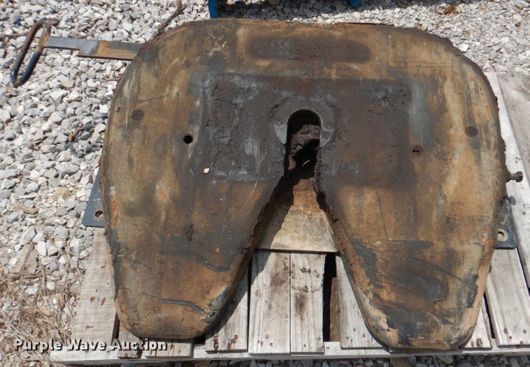 image for item DL0512 (2) fifth wheel plates