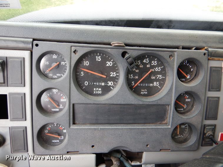 image for item DL0516 1994 Freightliner FL80  hazmat support truck