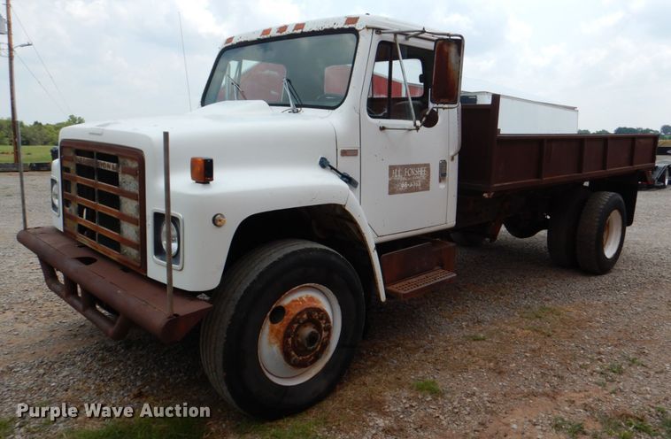 image for item DL0519 1981 International 1754  dump flatbed truck