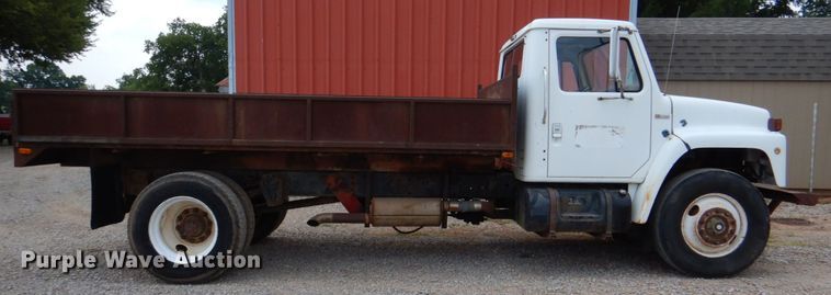 image for item DL0519 1981 International 1754  dump flatbed truck