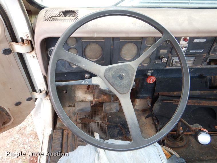 image for item DL0519 1981 International 1754  dump flatbed truck