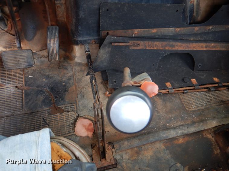 image for item DL0519 1981 International 1754  dump flatbed truck