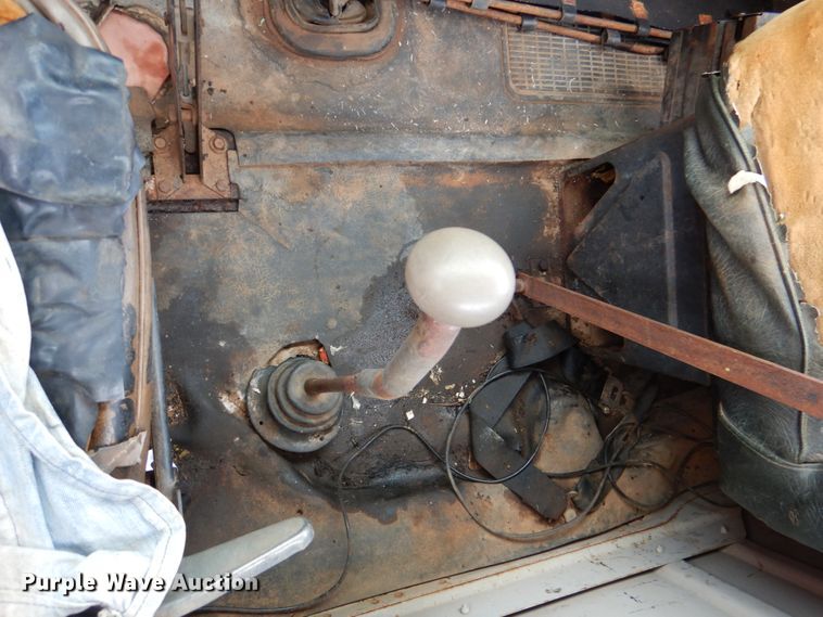 image for item DL0519 1981 International 1754  dump flatbed truck