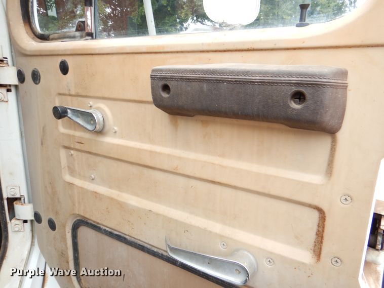 image for item DL0519 1981 International 1754  dump flatbed truck