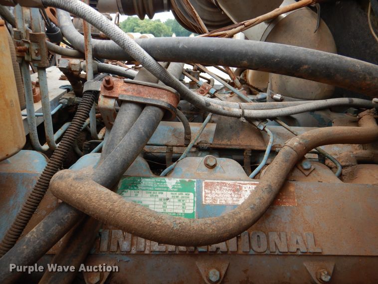 image for item DL0519 1981 International 1754  dump flatbed truck