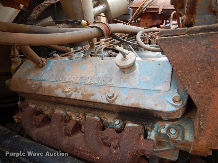 image for item DL0519 1981 International 1754  dump flatbed truck