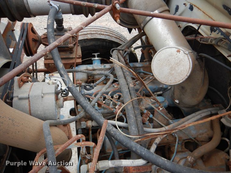 image for item DL0519 1981 International 1754  dump flatbed truck