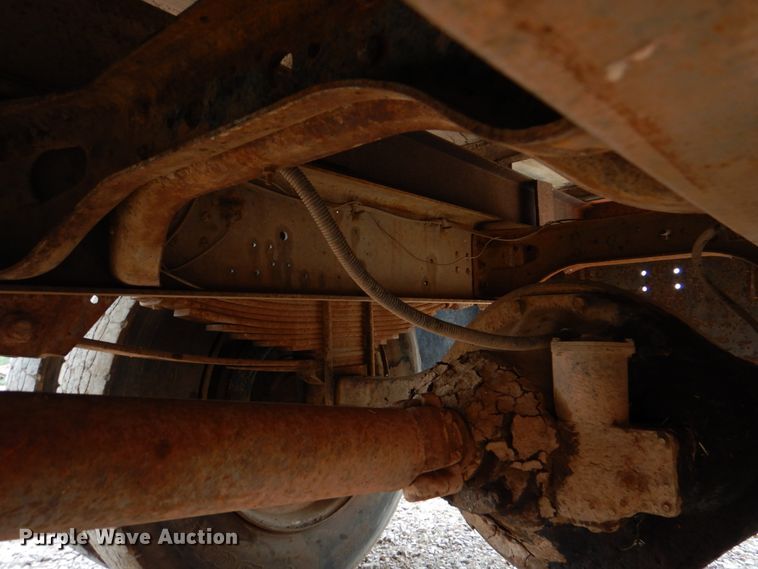 image for item DL0519 1981 International 1754  dump flatbed truck