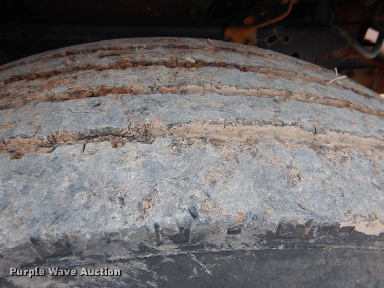 image for item DL0519 1981 International 1754  dump flatbed truck