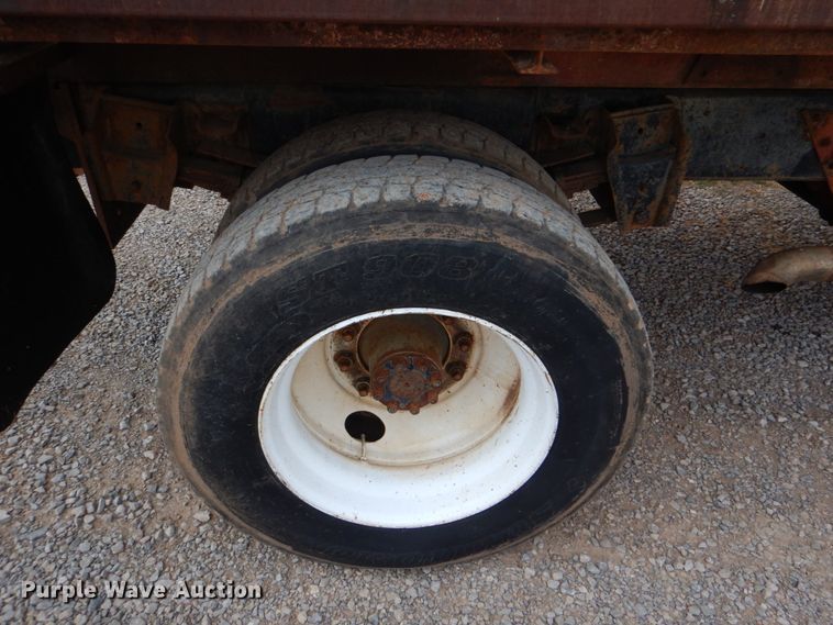 image for item DL0519 1981 International 1754  dump flatbed truck