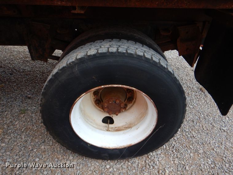 image for item DL0519 1981 International 1754  dump flatbed truck