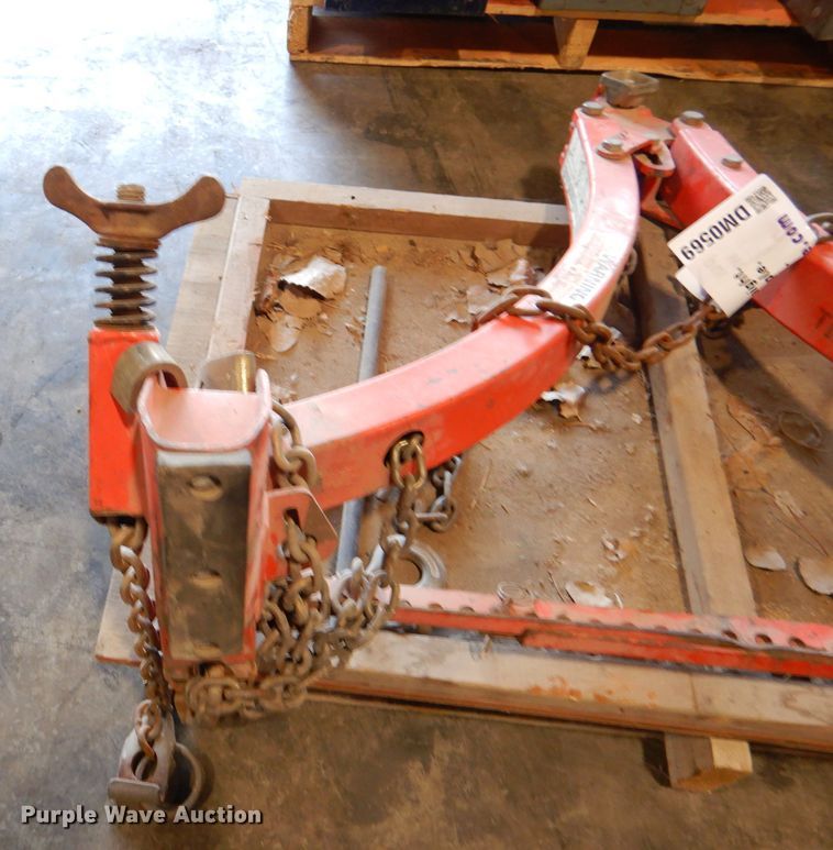 UHaul tow bar in Kansas City, MO Item DM0569 sold Purple Wave