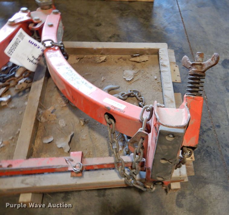 UHaul tow bar in Kansas City, MO Item DM0569 sold Purple Wave