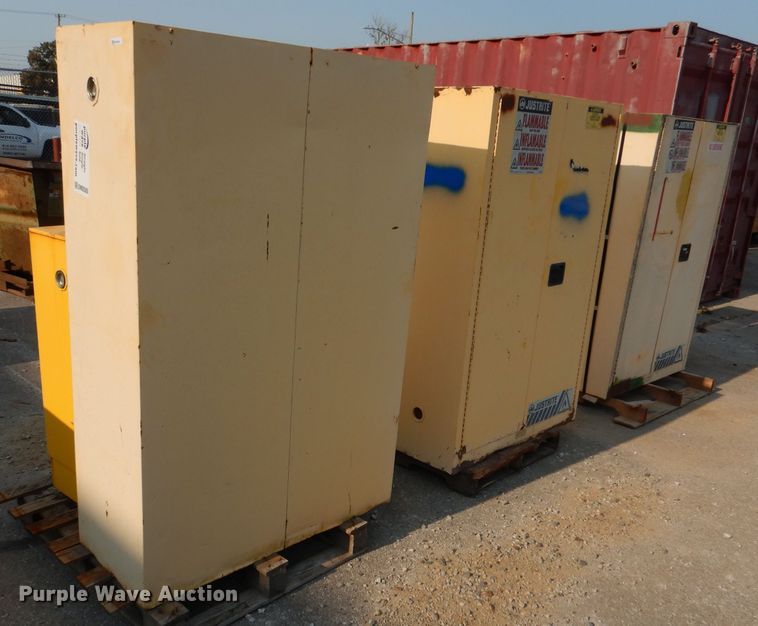 (5) Hazmat in Kansas City, MO Item DM0580 sold Purple Wave