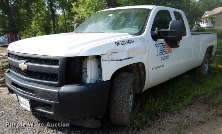 image for item DM3835 2013 Chevrolet Silverado 1500  Ext. Cab pickup truck