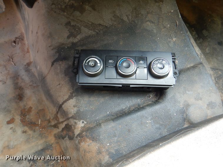 image for item DM3835 2013 Chevrolet Silverado 1500  Ext. Cab pickup truck