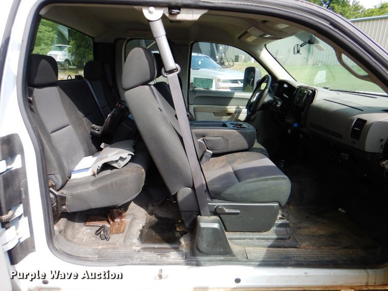 image for item DM3835 2013 Chevrolet Silverado 1500  Ext. Cab pickup truck