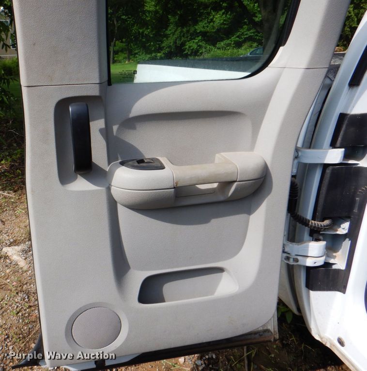 image for item DM3835 2013 Chevrolet Silverado 1500  Ext. Cab pickup truck