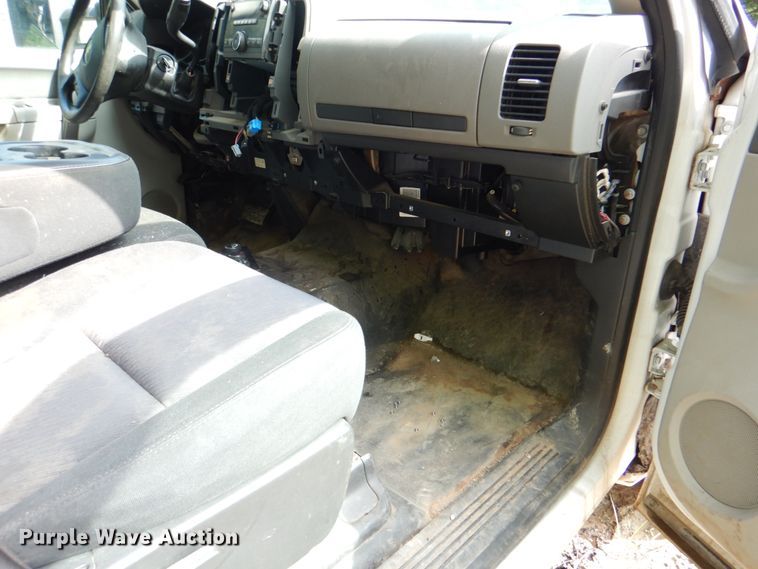 image for item DM3835 2013 Chevrolet Silverado 1500  Ext. Cab pickup truck