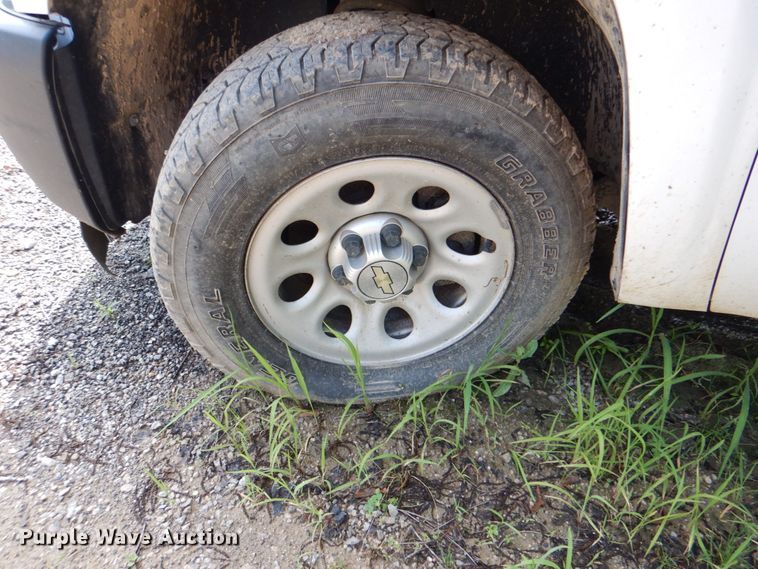 image for item DM3835 2013 Chevrolet Silverado 1500  Ext. Cab pickup truck