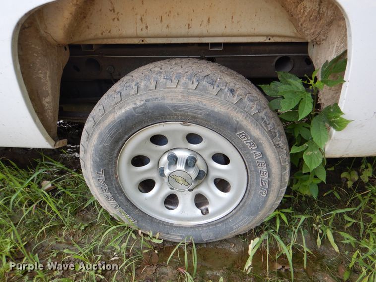 image for item DM3835 2013 Chevrolet Silverado 1500  Ext. Cab pickup truck