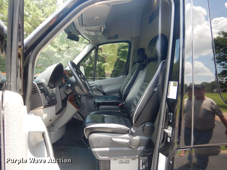 image for item DM3907 2015 Mercedes Benz Sprinter 3500  party bus