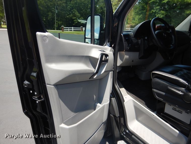 image for item DM3907 2015 Mercedes Benz Sprinter 3500  party bus