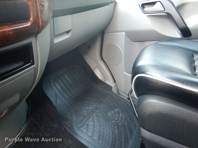 image for item DM3907 2015 Mercedes Benz Sprinter 3500  party bus