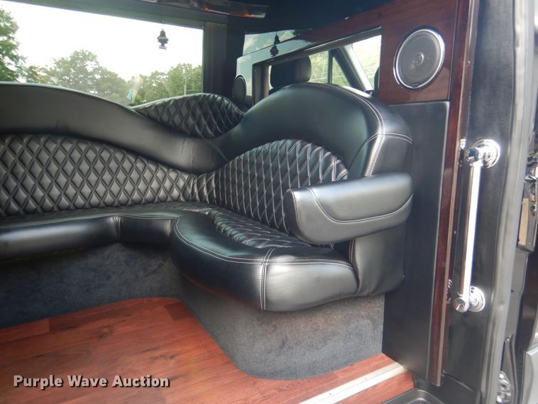 image for item DM3907 2015 Mercedes Benz Sprinter 3500  party bus