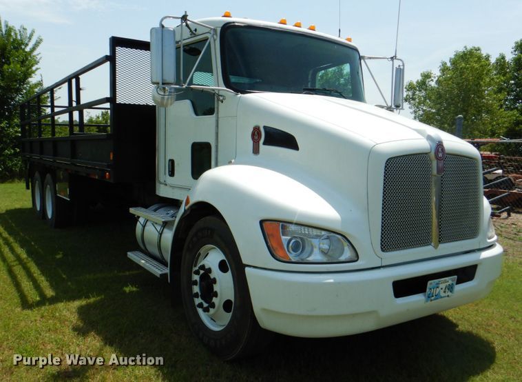 image for item DM3926 2010 Kenworth T300  flatbed truck