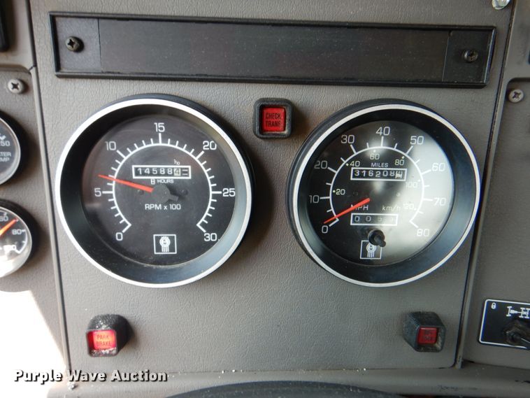 image for item DM3926 2010 Kenworth T300  flatbed truck