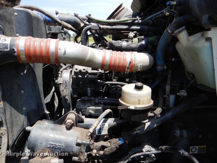 image for item DM3926 2010 Kenworth T300  flatbed truck