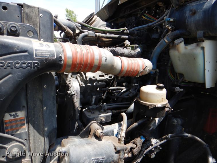 image for item DM3926 2010 Kenworth T300  flatbed truck