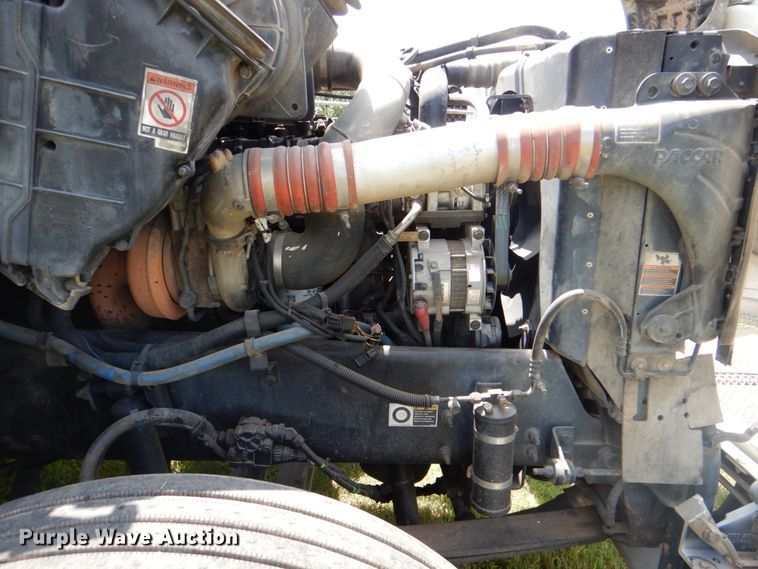 image for item DM3926 2010 Kenworth T300  flatbed truck