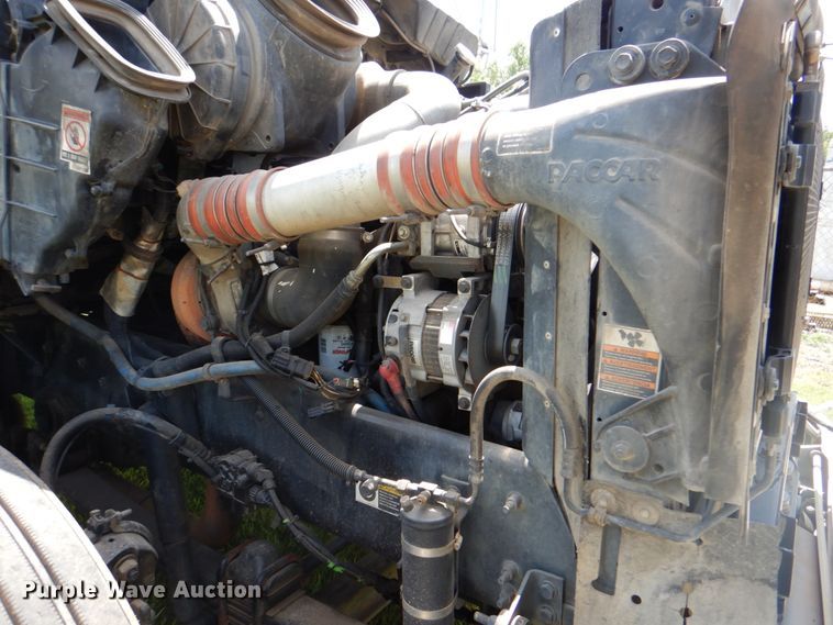 image for item DM3926 2010 Kenworth T300  flatbed truck