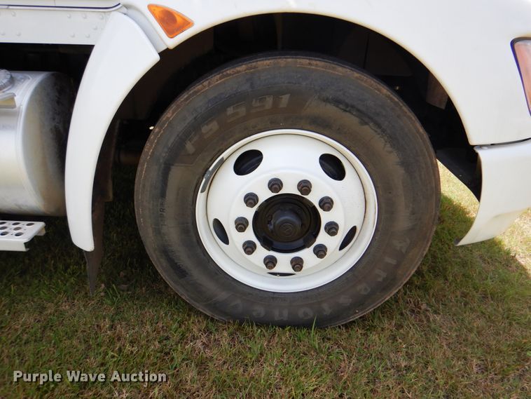 image for item DM3926 2010 Kenworth T300  flatbed truck