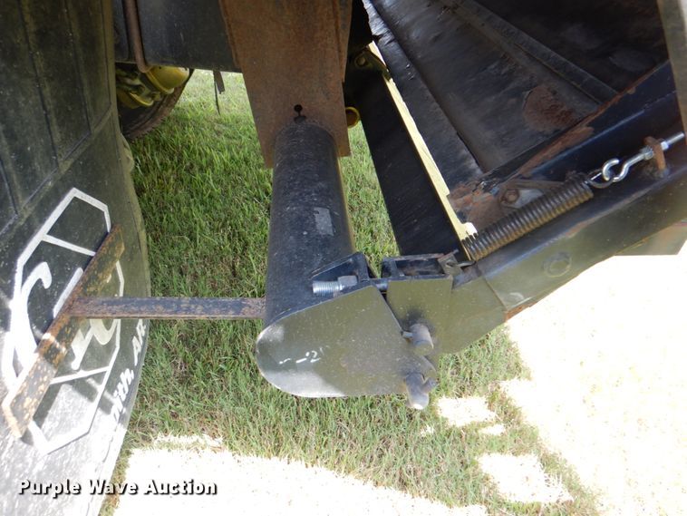 image for item DM3926 2010 Kenworth T300  flatbed truck