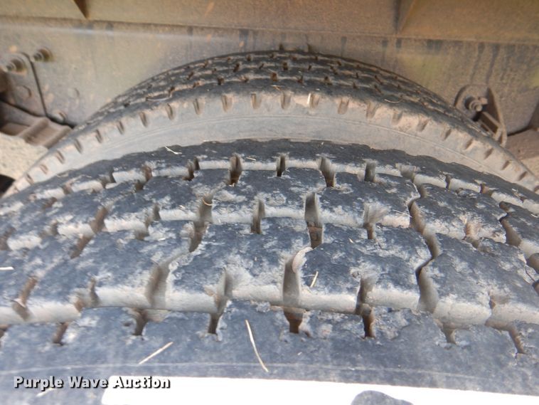 image for item DM3926 2010 Kenworth T300  flatbed truck