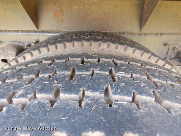 image for item DM3926 2010 Kenworth T300  flatbed truck